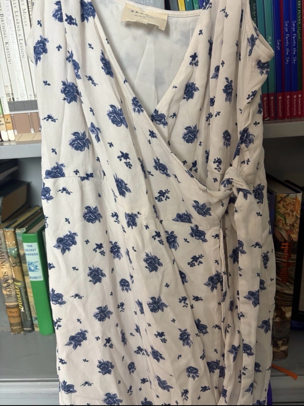 Sezane GIANNA DRESS Blue Rose White Floral Wrap Dress Size 8 - Picture 3 of 5